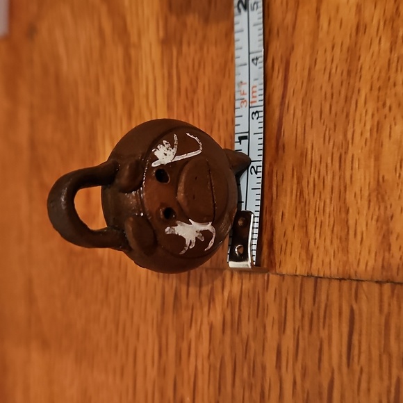 Hand Carved and painted Vintage Brown Wooden Small Pig charm - Picture 6 of 6